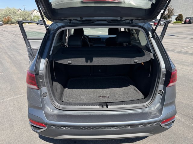 Used 2022 Volkswagen Taos SE w/ Panoramic Sunroof Package AWD/4WD image 34