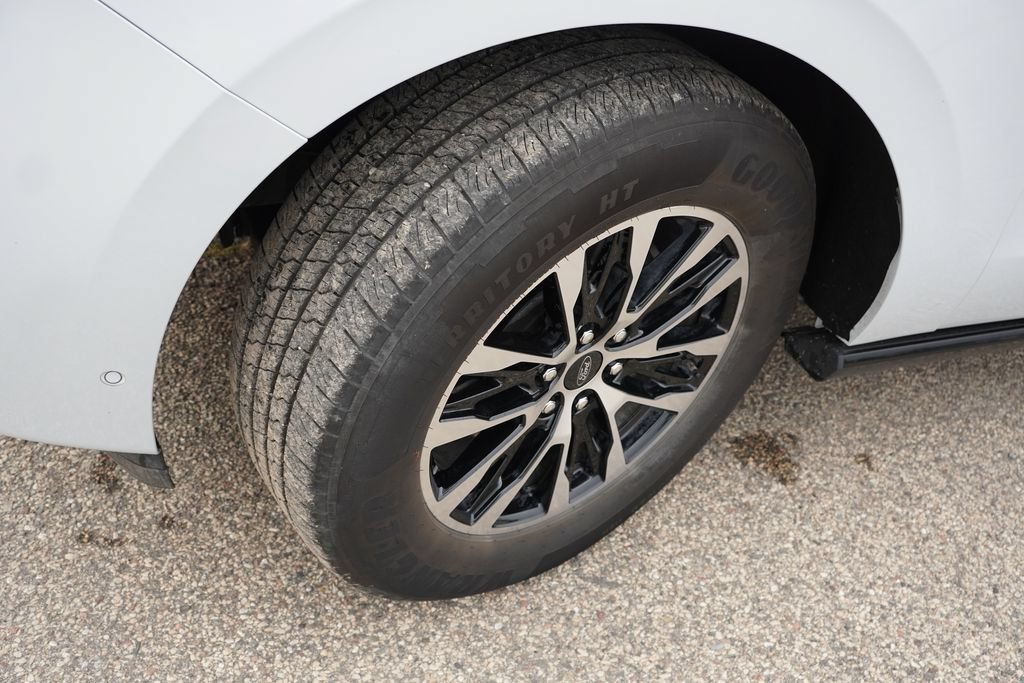 Certified 2025 Ford Expedition Max Platinum AWD/4WD image 13