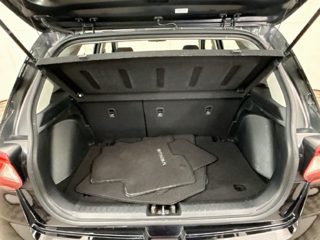 Used 2022 Hyundai Venue SEL FWD image 24
