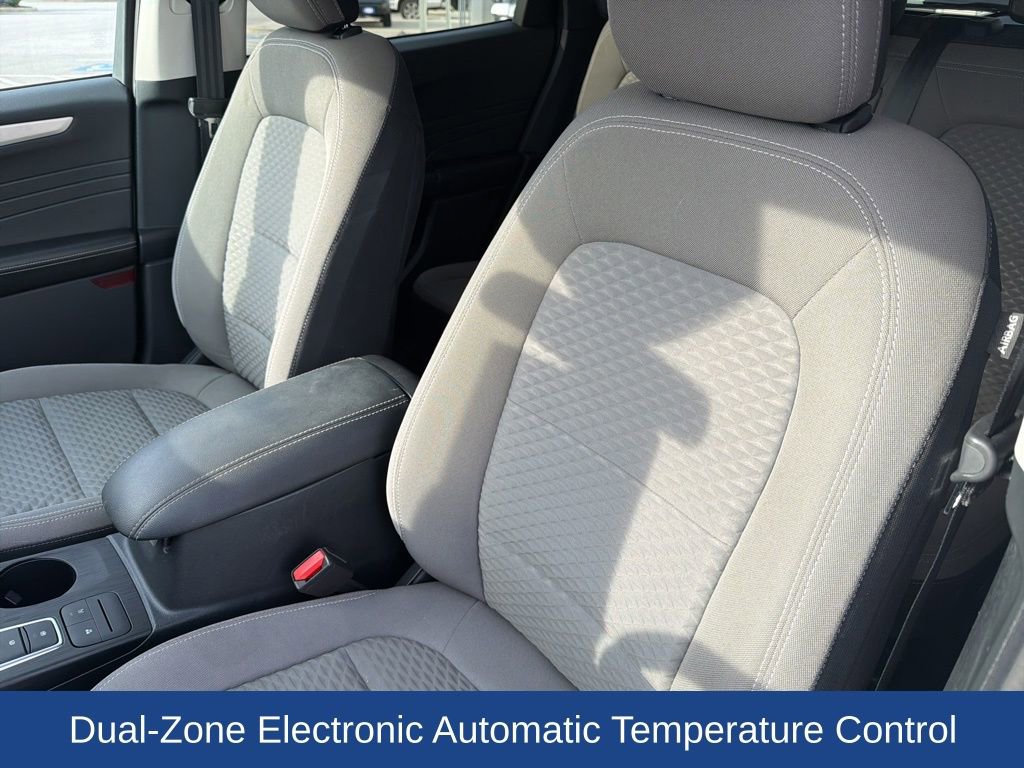 Certified 2021 Ford Escape SE w/ SE Sport Appearance Package FWD image 13