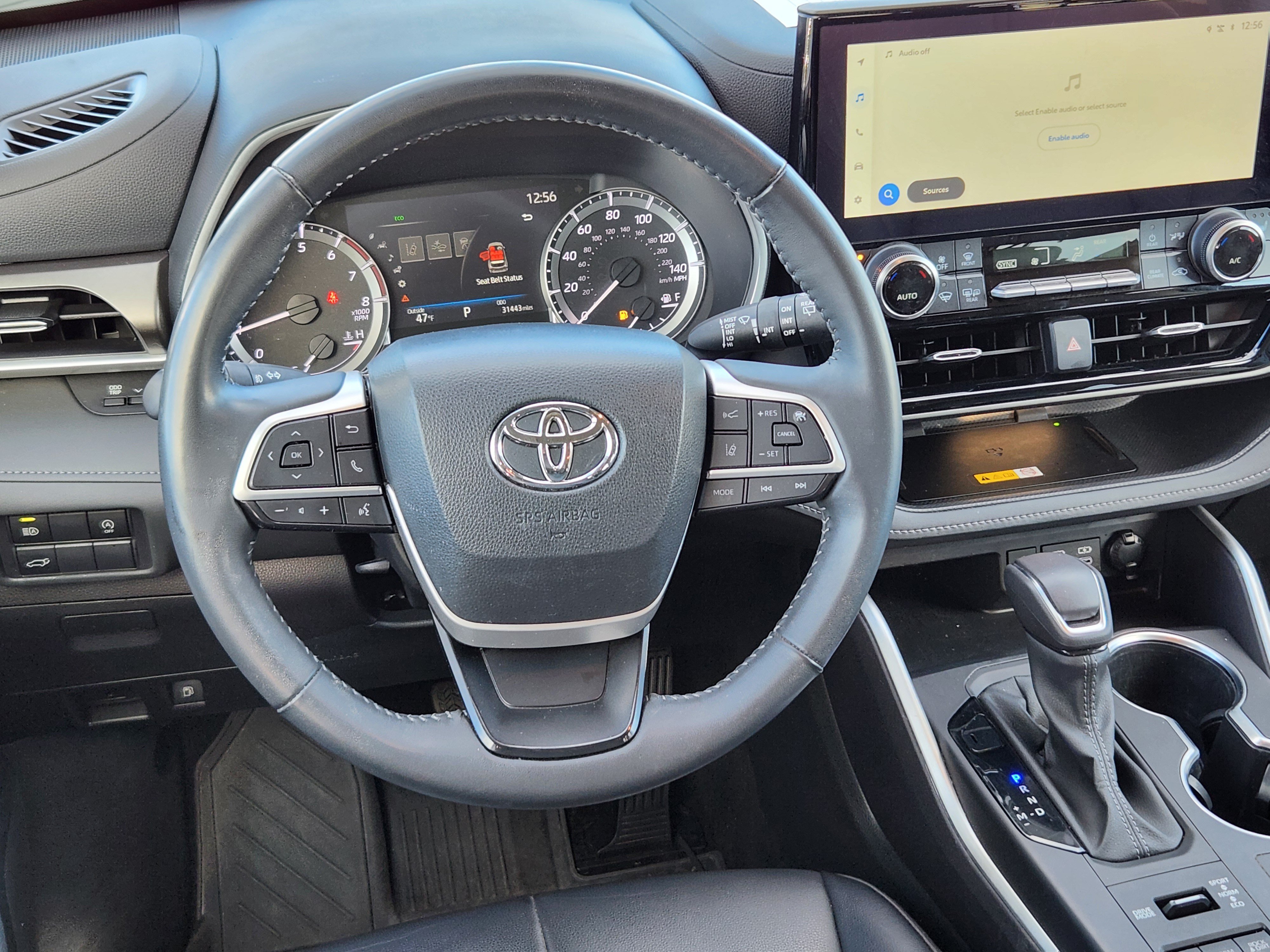 Used 2023 Toyota Highlander XLE AWD/4WD image 23