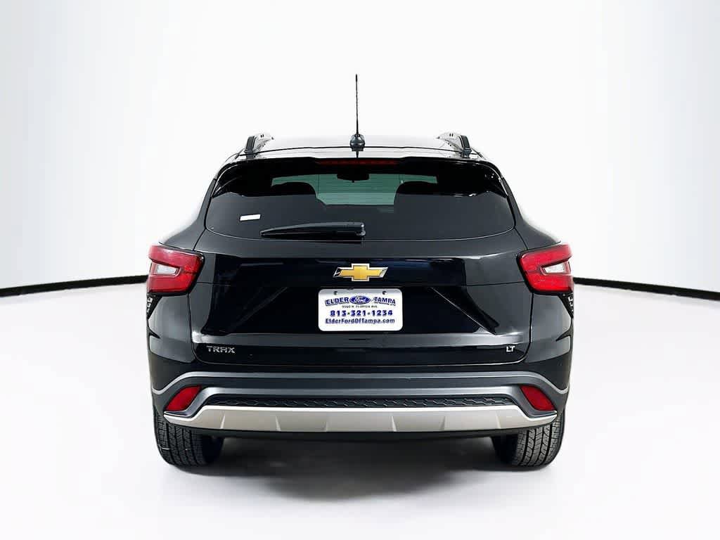 Used 2025 Chevrolet Trax LT w/ LT Convenience Package FWD image 5