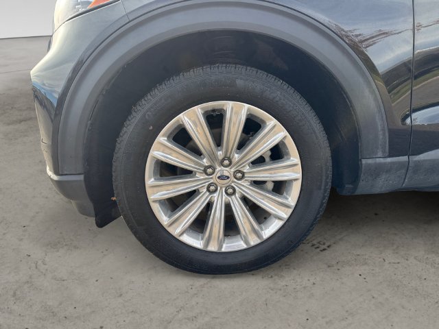 Certified 2022 Ford Explorer Limited w/ Limited Technology Package AWD/4WD image 9