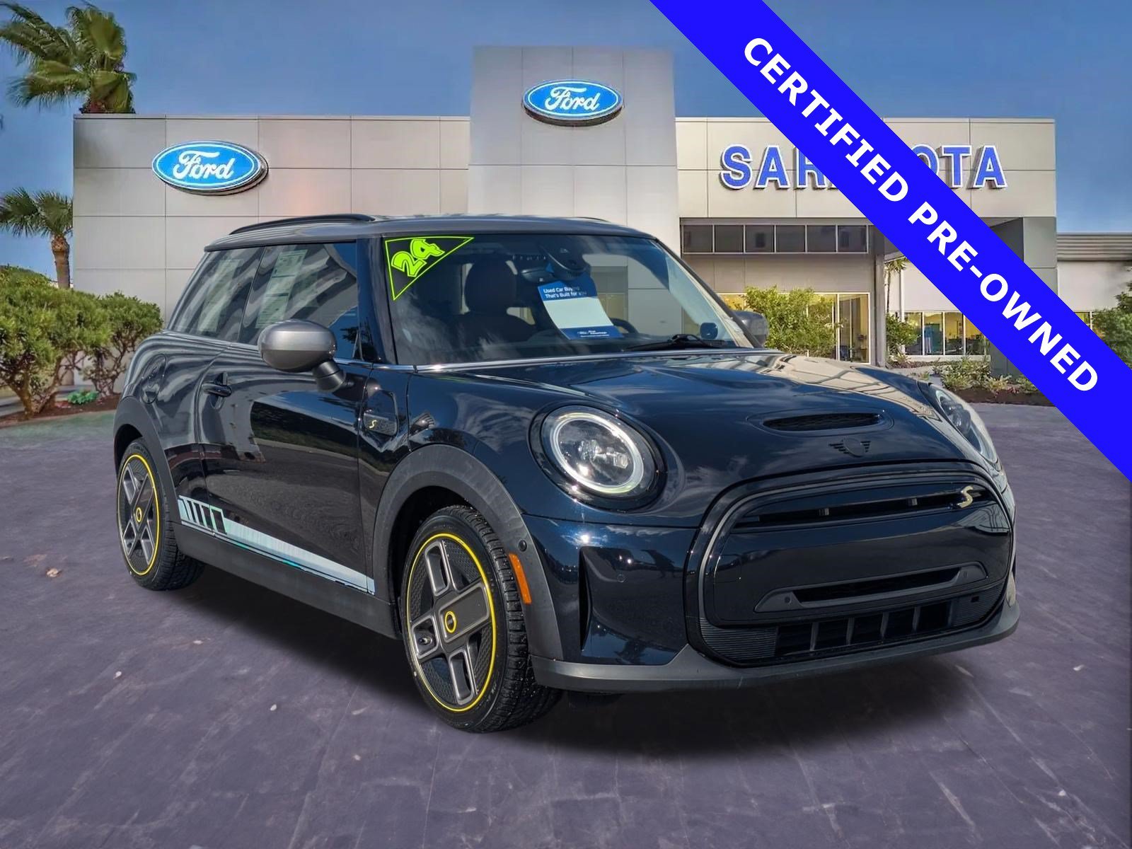 Used 2024 MINI Cooper SE FWD image 1