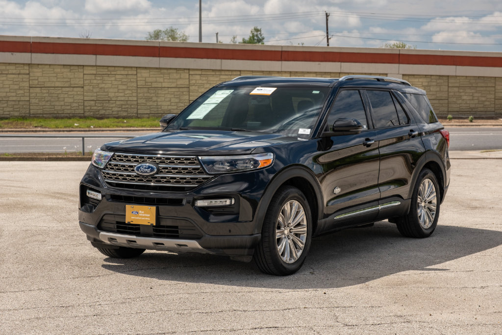 Certified 2024 Ford Explorer King Ranch w/ Technology Package RWD image 4