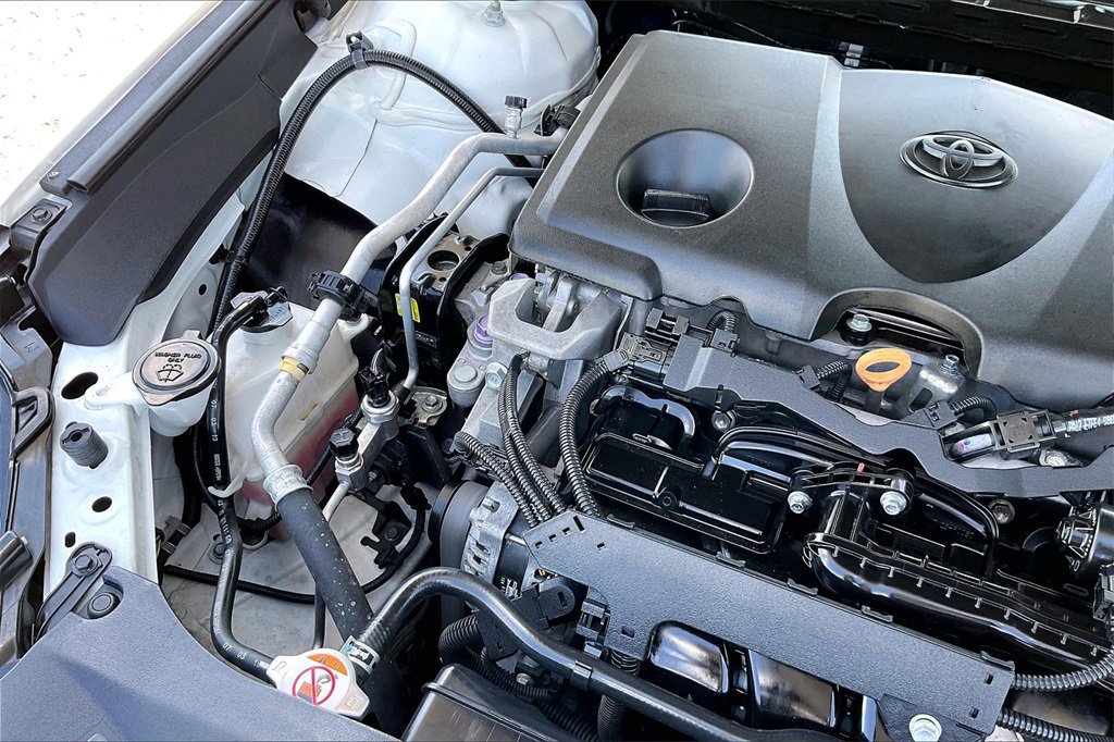 Used 2020 Toyota Camry XLE image 32