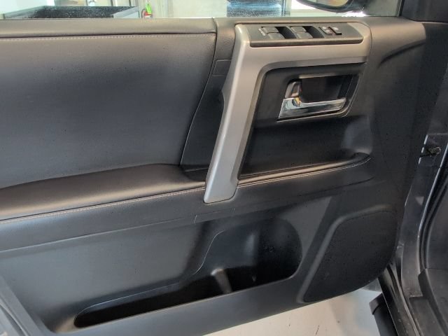 Used 2022 Toyota 4Runner SR5 Premium w/ Moonroof Package AWD/4WD image 14