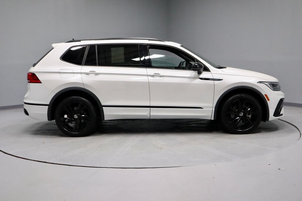 Used 2023 Volkswagen Tiguan SE R-Line AWD/4WD image 11