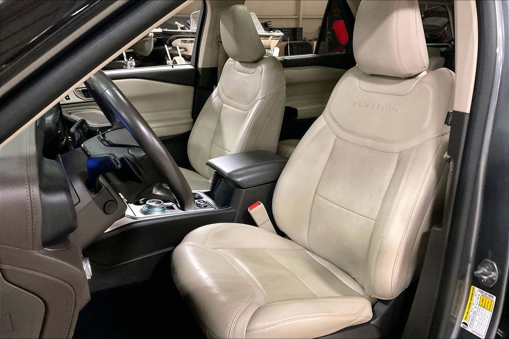 Certified 2021 Ford Explorer Platinum w/ Equipment Group 601A image 24