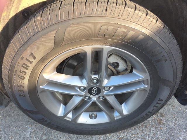 Used 2018 Hyundai Santa Fe Sport w/ 2.4L Tech Package 04 FWD image 15