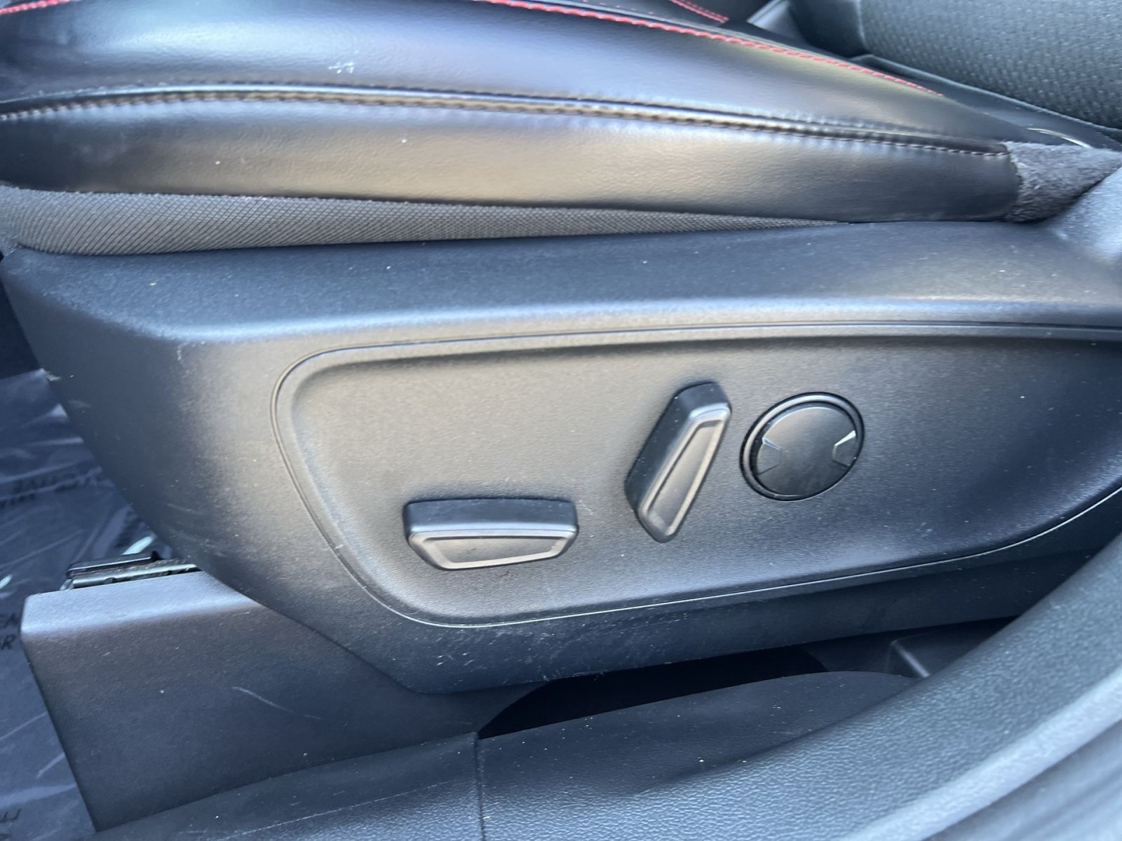 Certified 2025 Ford Escape ST-Line Select AWD/4WD image 14