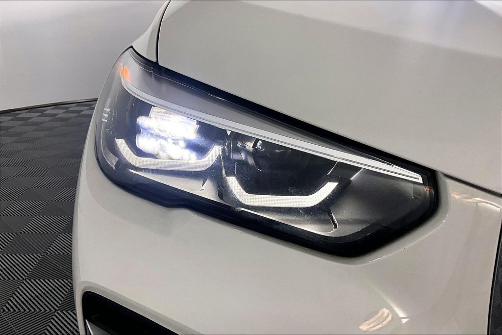 Used 2022 BMW X5 xDrive40i w/ Premium Package AWD/4WD image 28