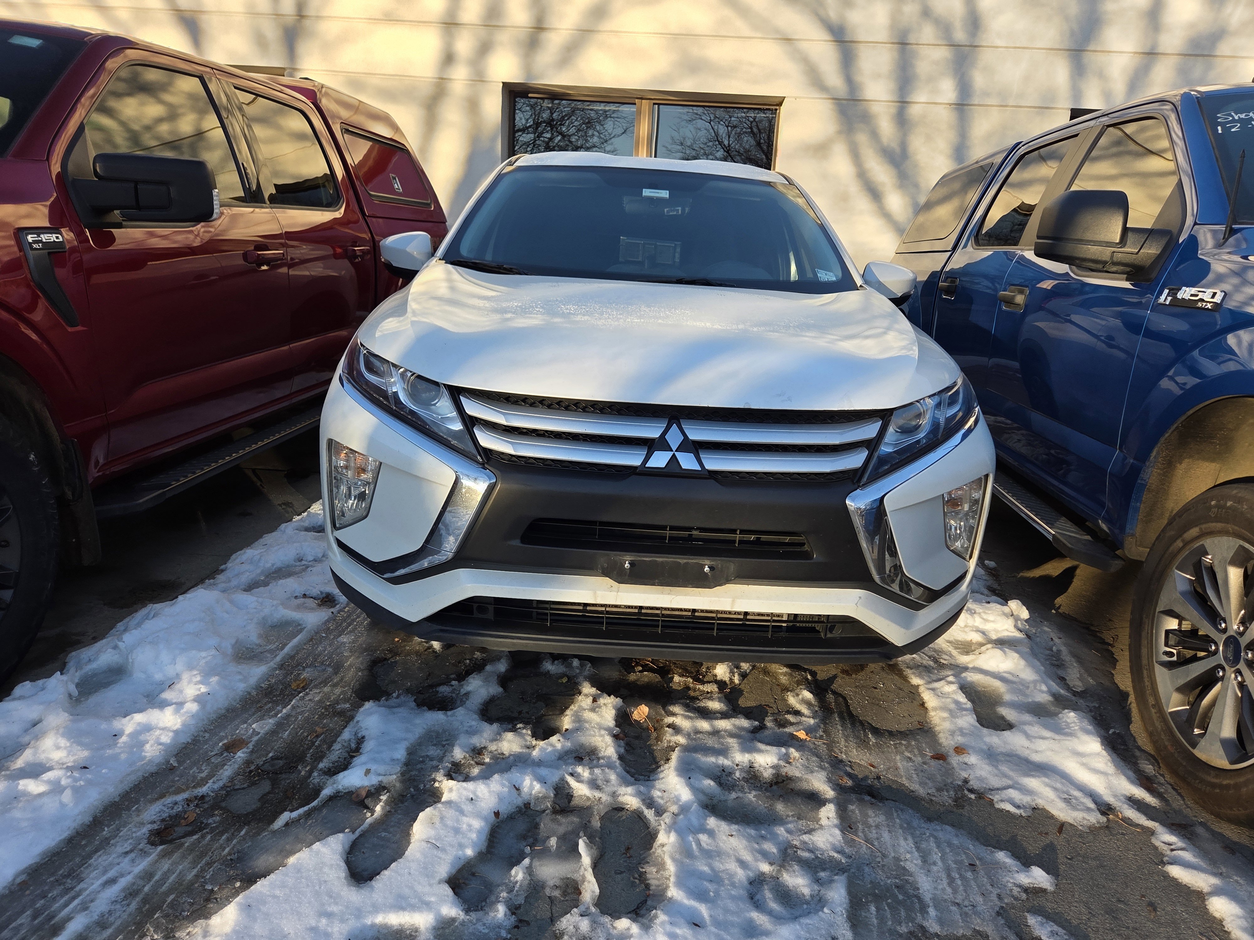 Used 2020 Mitsubishi Eclipse Cross ES image 2