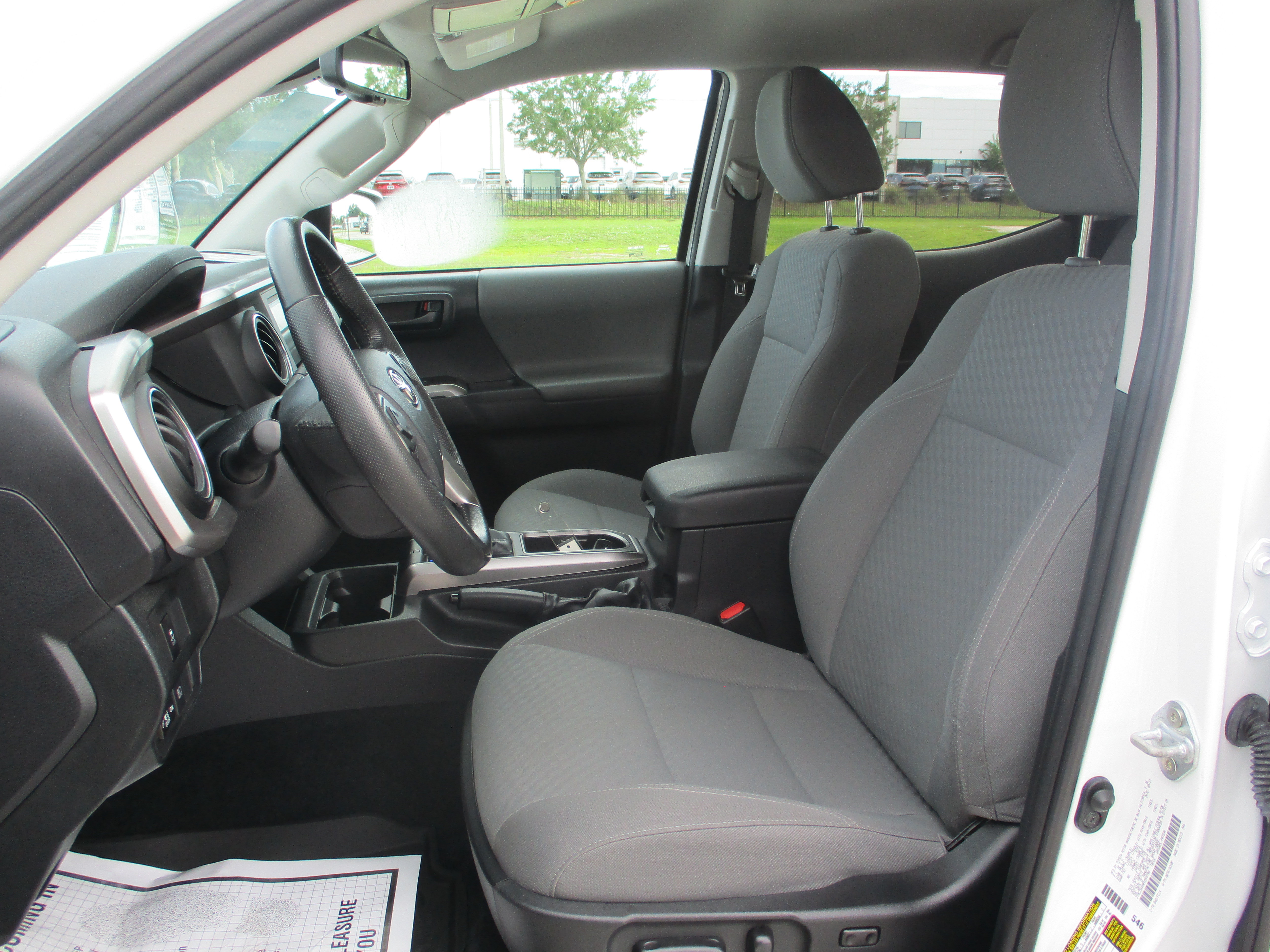Used 2023 Toyota Tacoma SR5 w/ Technology Package AWD/4WD image 10