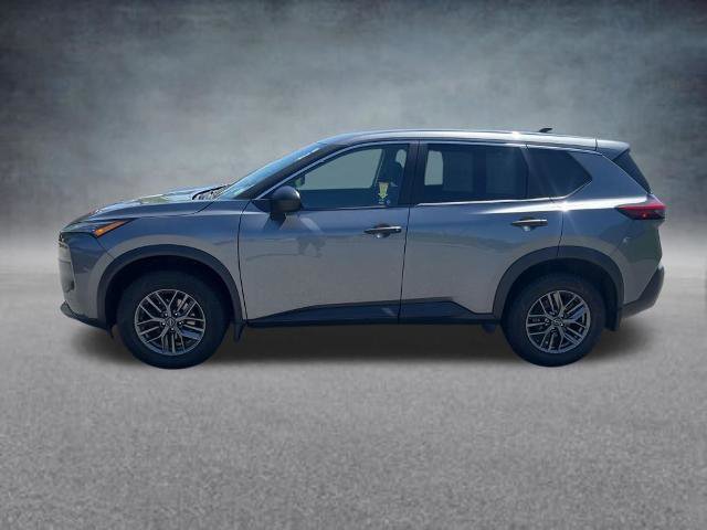 Used 2023 Nissan Rogue S AWD/4WD image 2