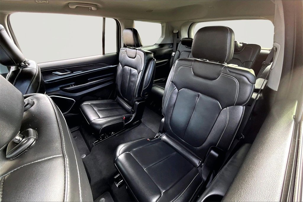 Used 2022 Jeep Grand Cherokee L Limited image 26