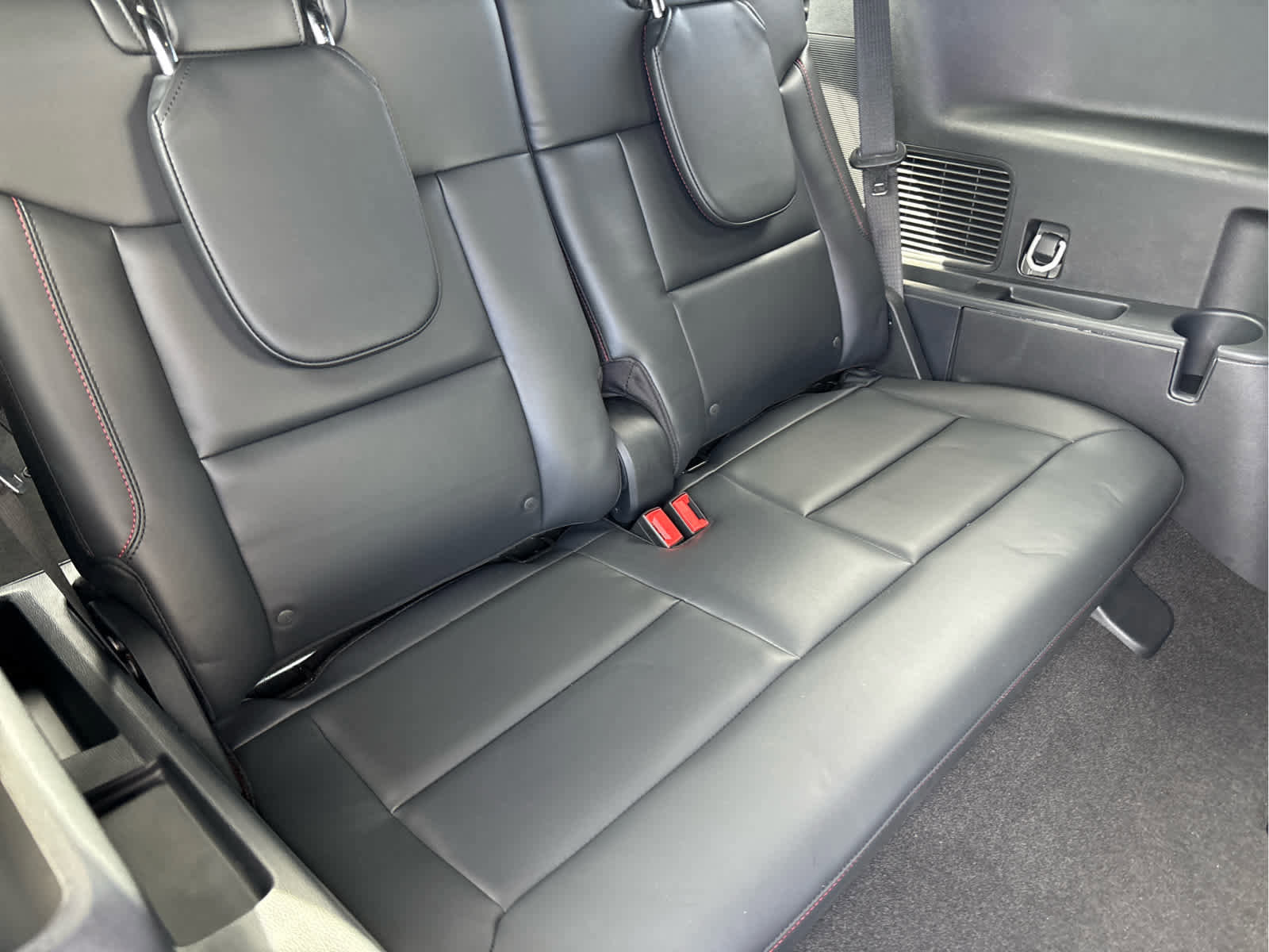 Certified 2025 Ford Explorer ST-Line image 31