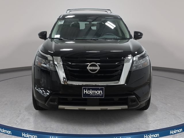 Used 2025 Nissan Pathfinder Platinum w/ Cargo Package AWD/4WD image 3