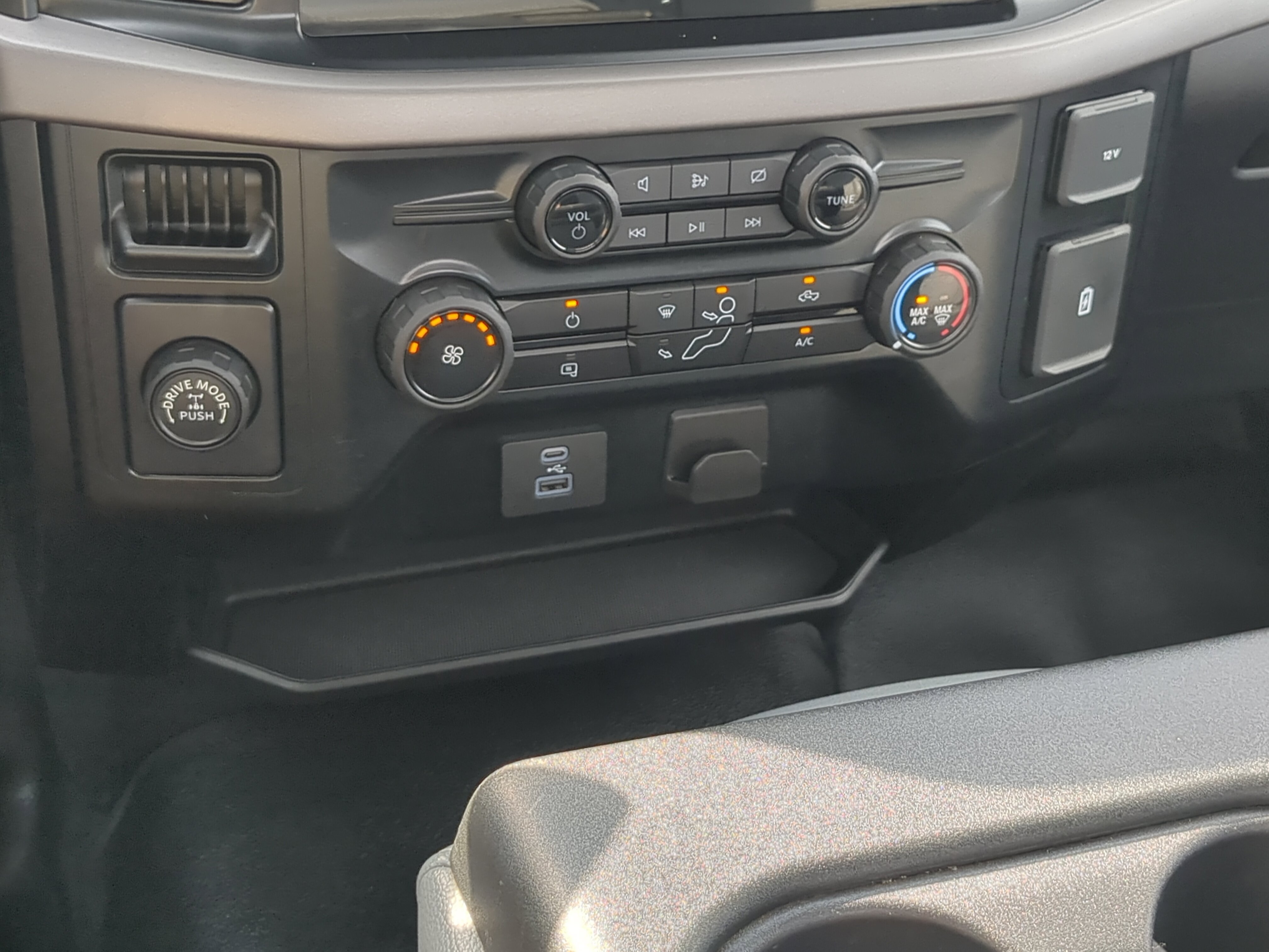 Certified 2024 Ford F150 XL RWD image 16