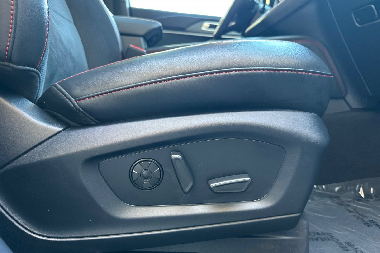 Certified 2025 Ford Explorer ST AWD/4WD image 24