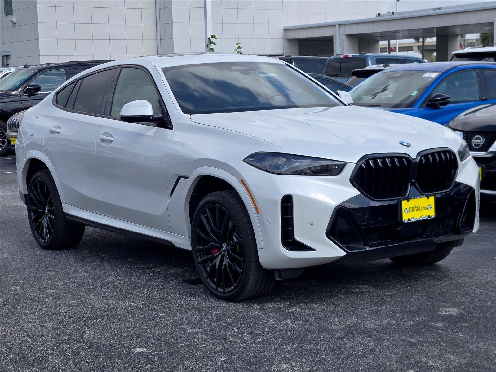 Used 2026 BMW X6 xDrive40i w/ Premium Package AWD/4WD image 3