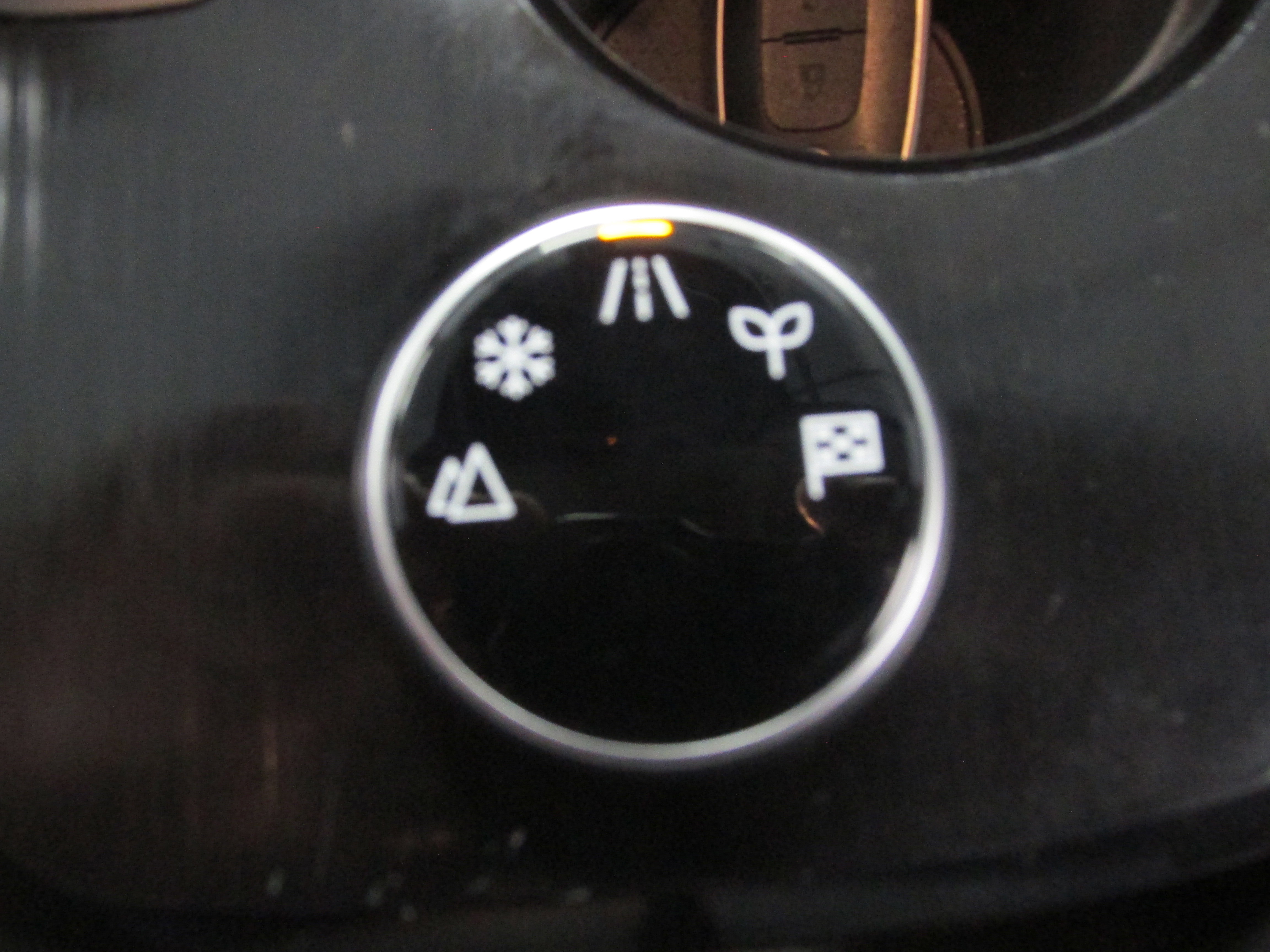Used 2023 Nissan Rogue S AWD/4WD image 39