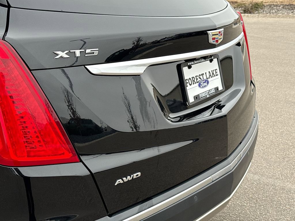 Used 2017 Cadillac XT5 Platinum w/ Driver Assist Package image 22