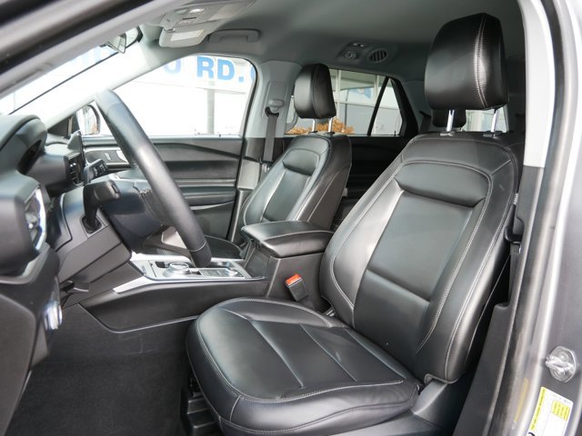 Certified 2022 Ford Explorer XLT w/ Equipment Group 202A image 10