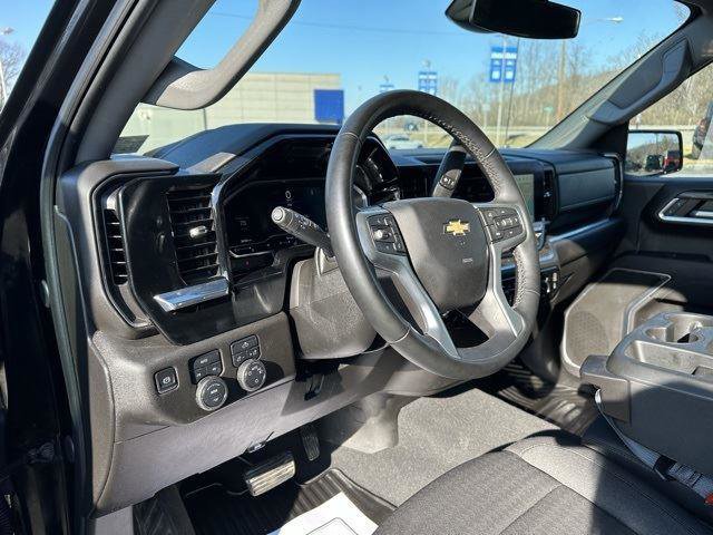 Used 2025 Chevrolet Silverado 1500 LT image 18