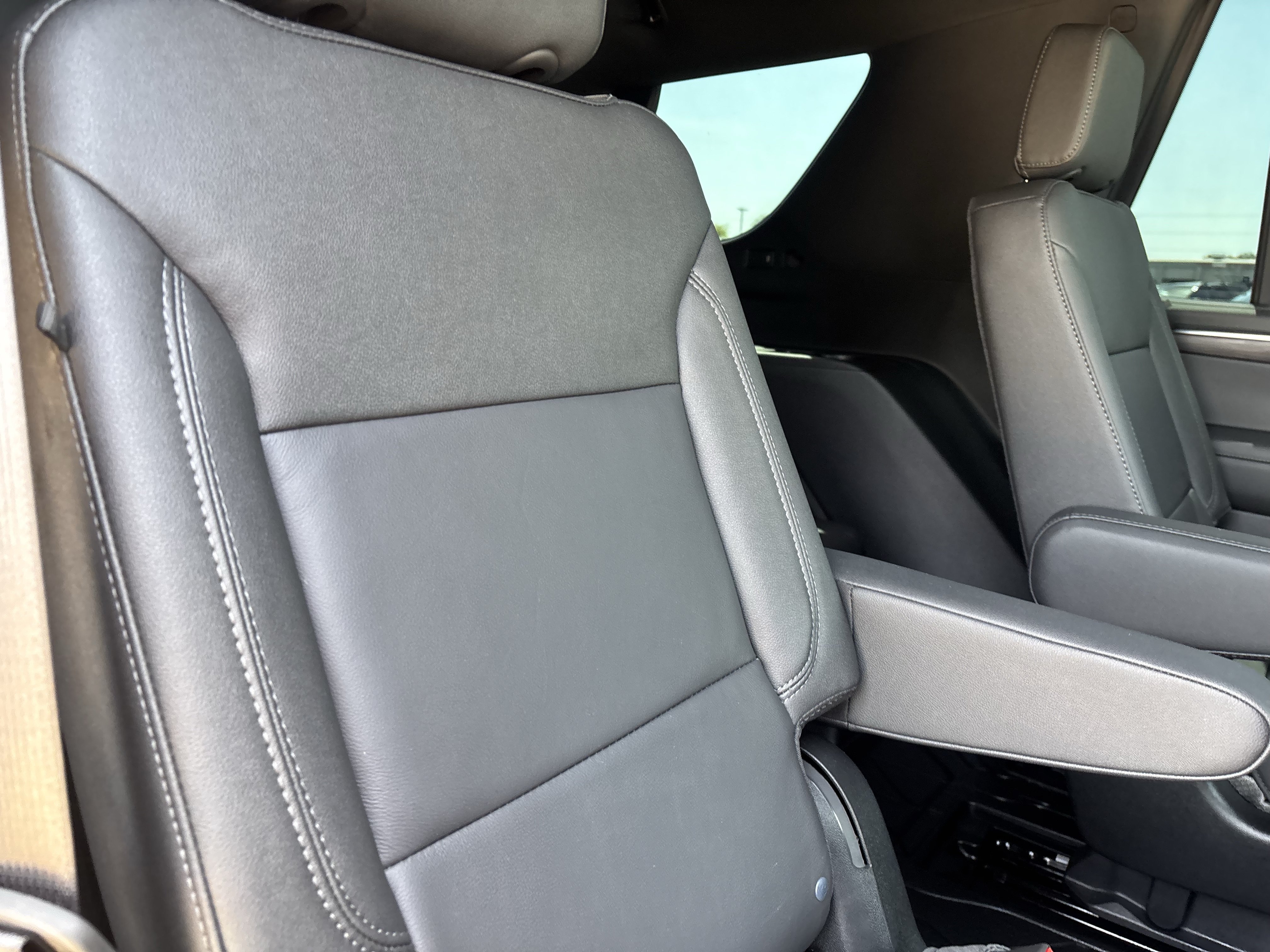 Used 2026 Chevrolet Tahoe LT w/ Comfort Package RWD image 24