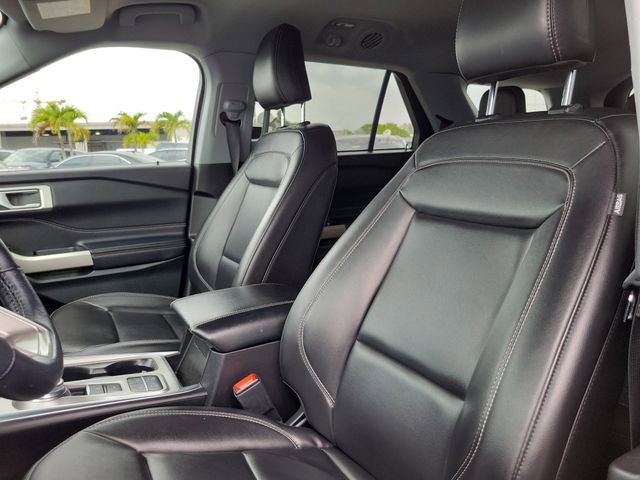 Certified 2023 Ford Explorer XLT w/ Equipment Group 202A RWD image 6