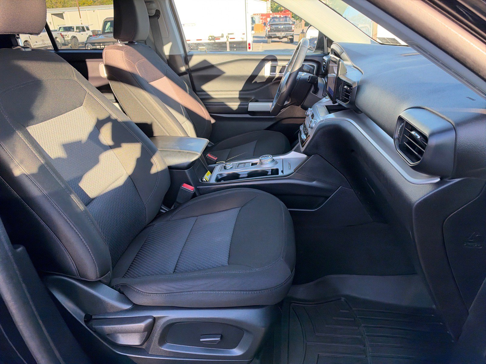 Certified 2023 Ford Explorer XLT AWD/4WD image 19