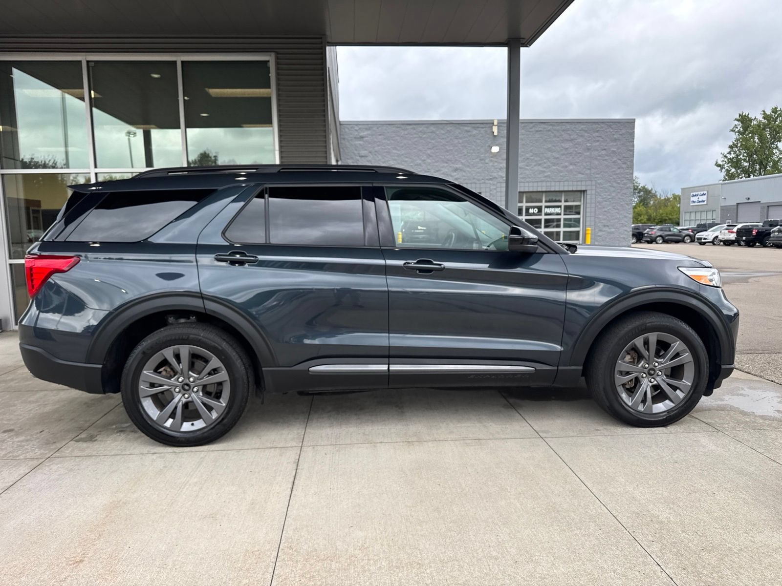 Certified 2024 Ford Explorer XLT w/ Equipment Group 202A AWD/4WD image 9