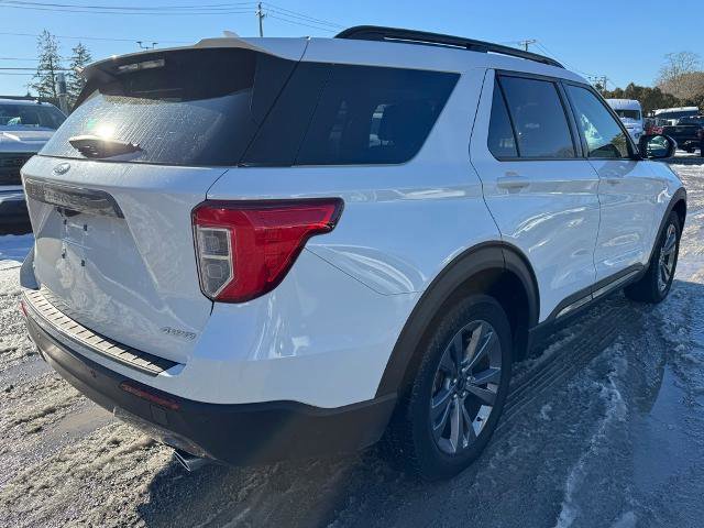 Certified 2022 Ford Explorer XLT w/ Equipment Group 202A image 4