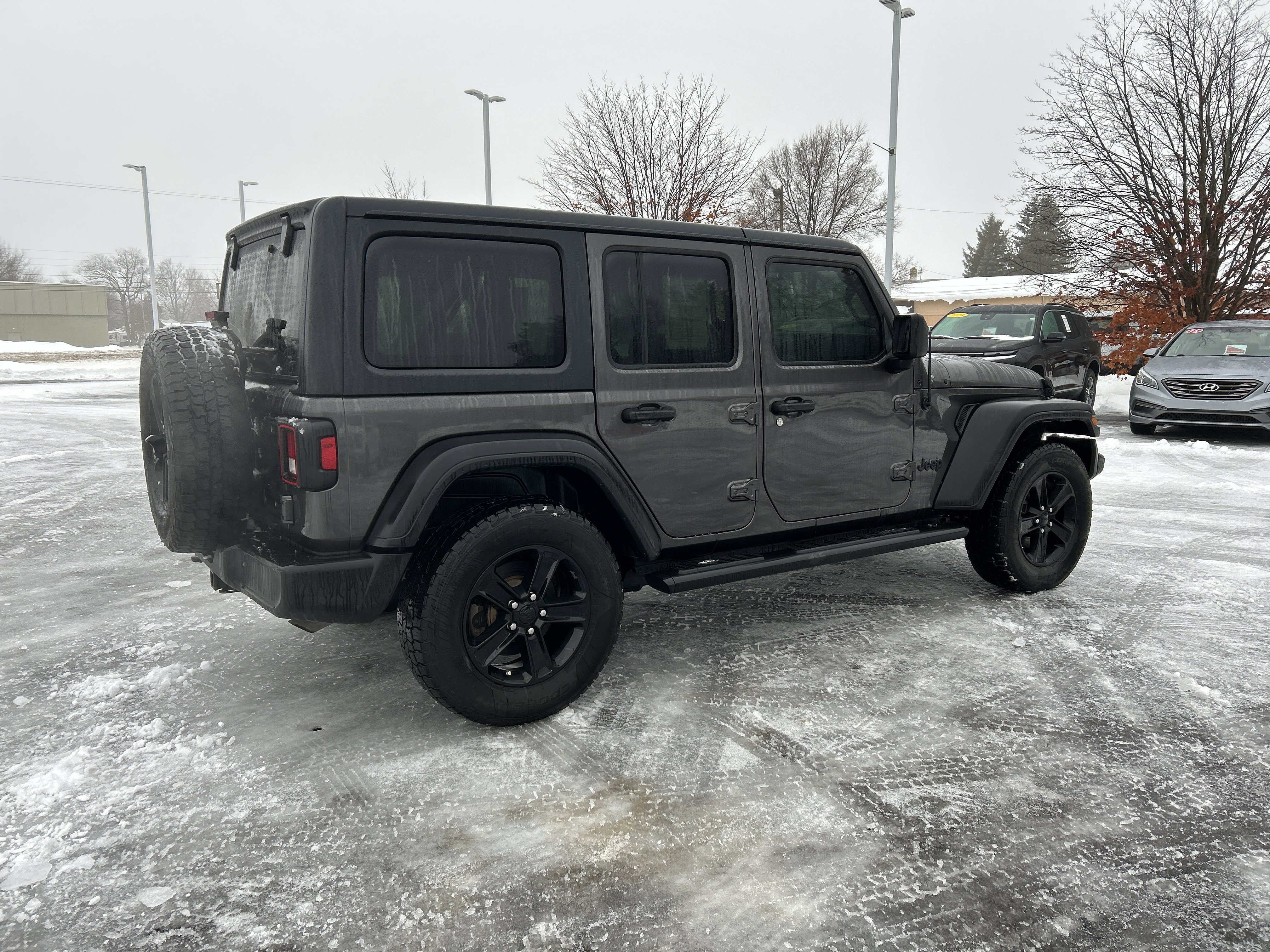 Used 2019 Jeep Wrangler Unlimited Sport image 3