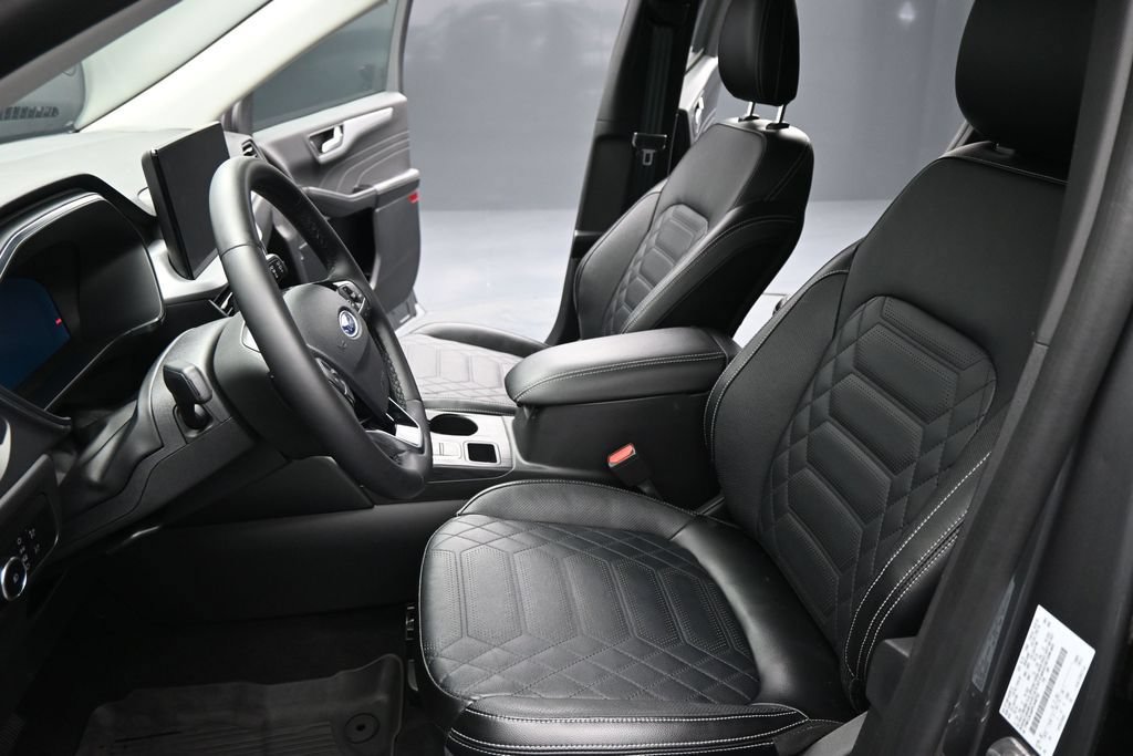 Certified 2023 Ford Escape Platinum w/ Premium Technology Package AWD/4WD image 10