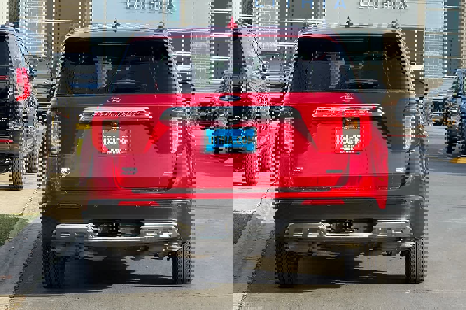 Certified 2020 Ford Explorer XLT w/ Equipment Group 202A image 4