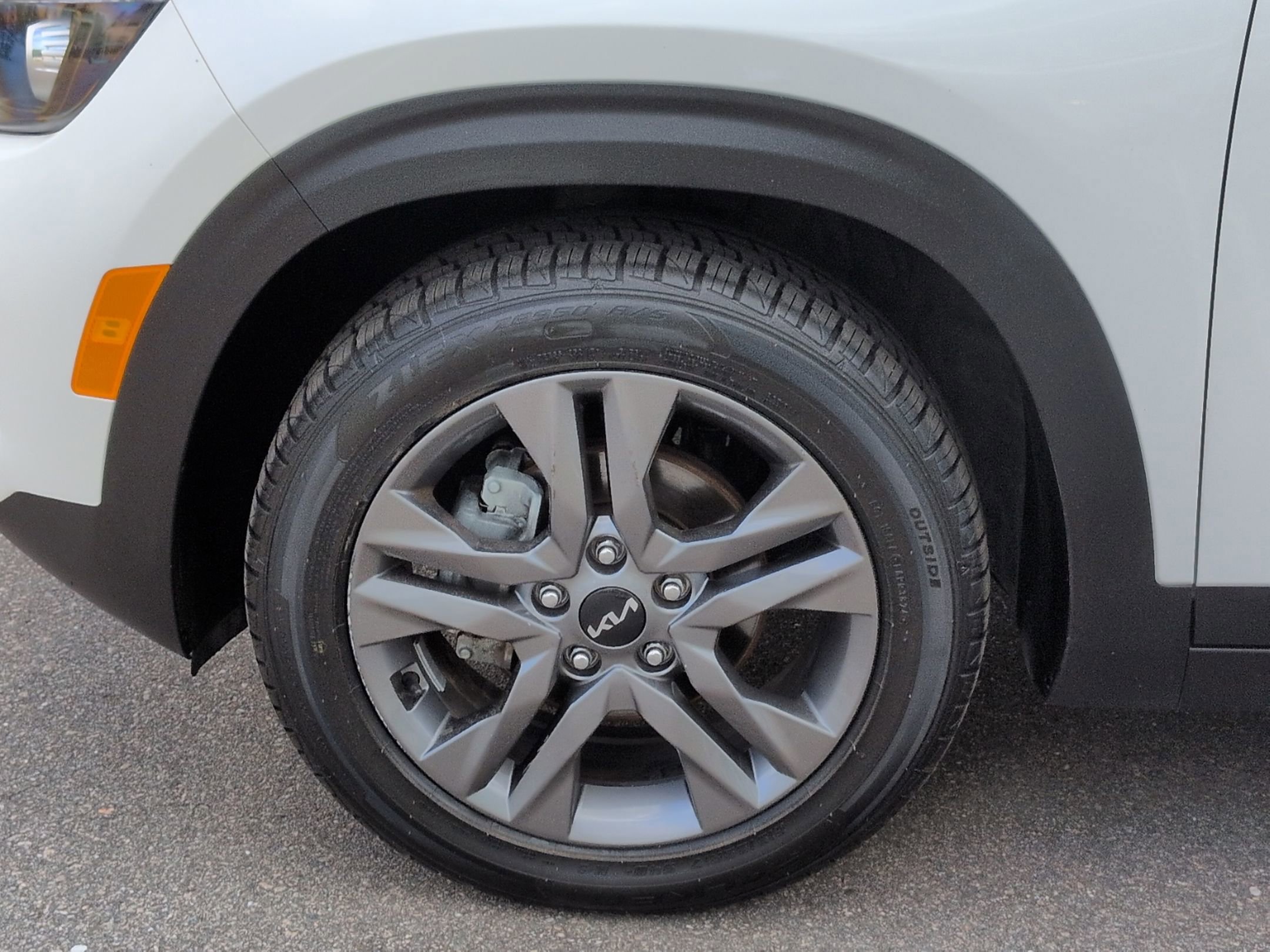 Used 2023 Kia Seltos S w/ Navigation Package image 11