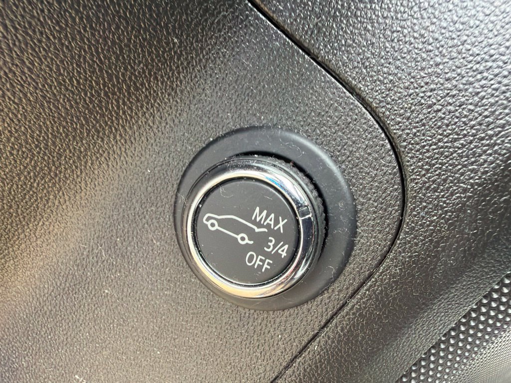 Used 2022 GMC Acadia SLE w/ Driver Convenience Package FWD image 23