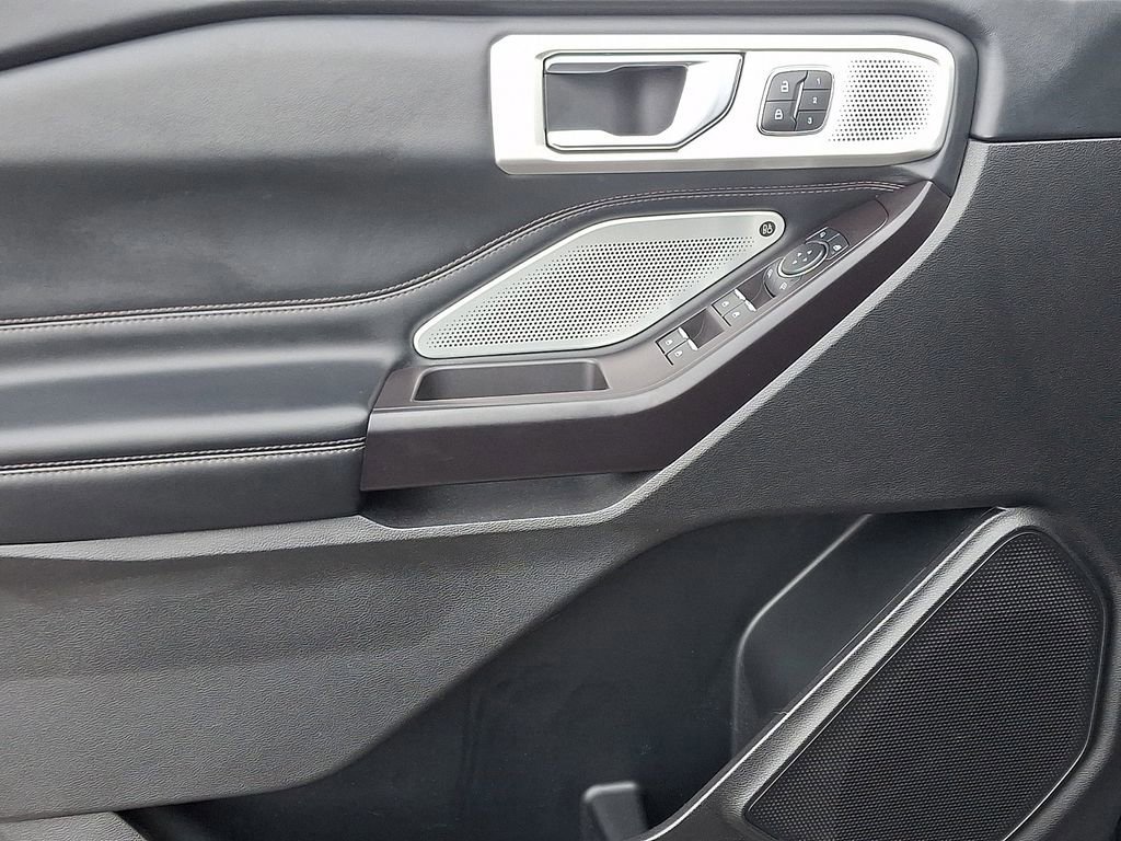 Certified 2020 Ford Explorer Platinum w/ Premium Technology Package image 14