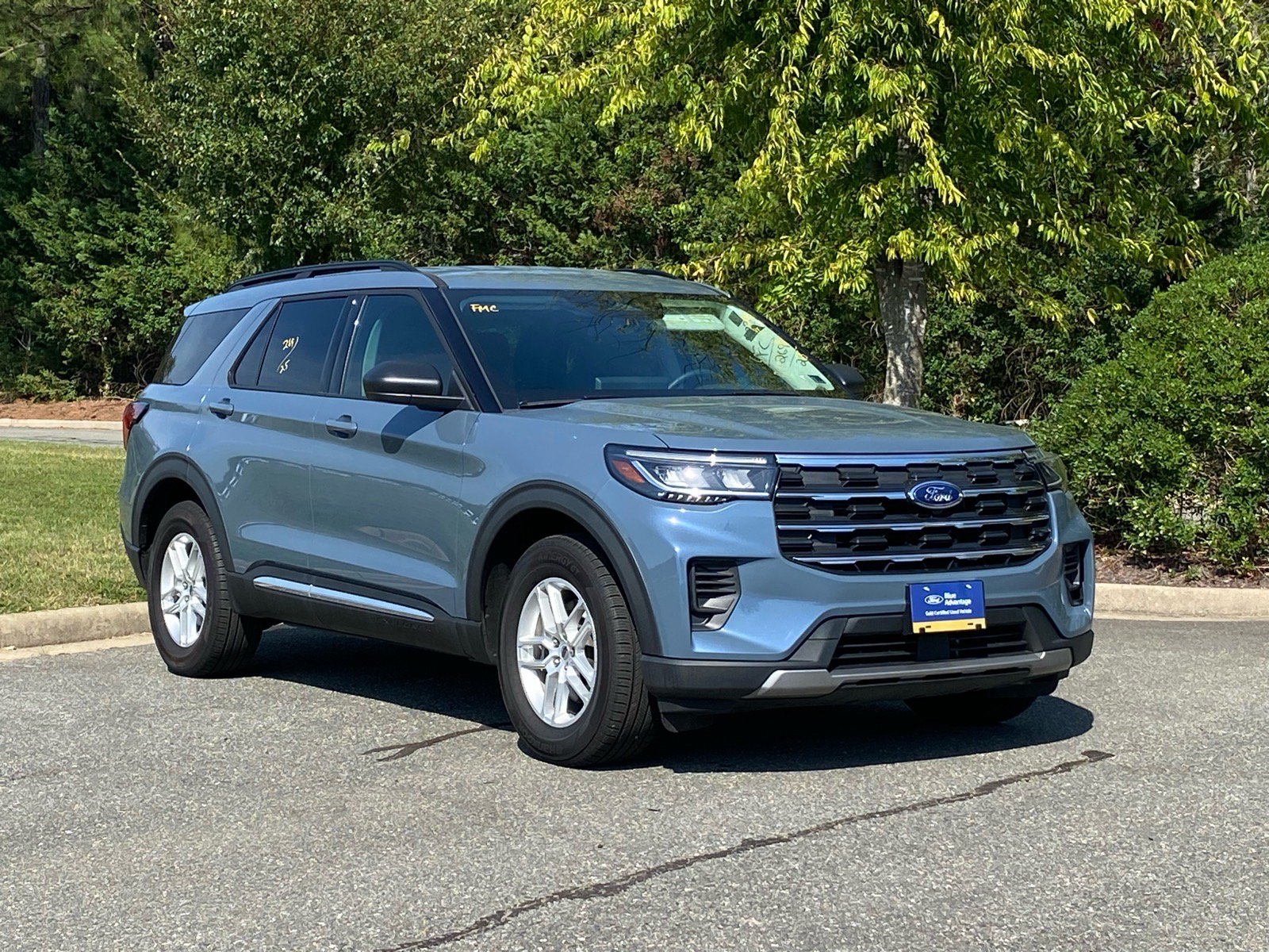 Certified 2025 Ford Explorer Active RWD image 2