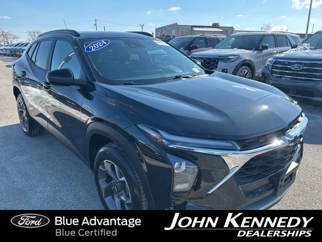 Used 2024 Chevrolet Trax LT w/ Driver Confidence Package image 5