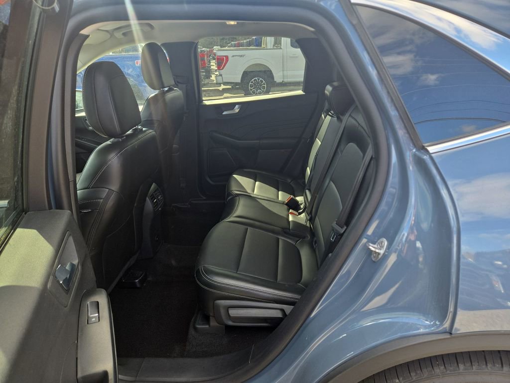 Certified 2025 Ford Escape Platinum AWD/4WD image 4