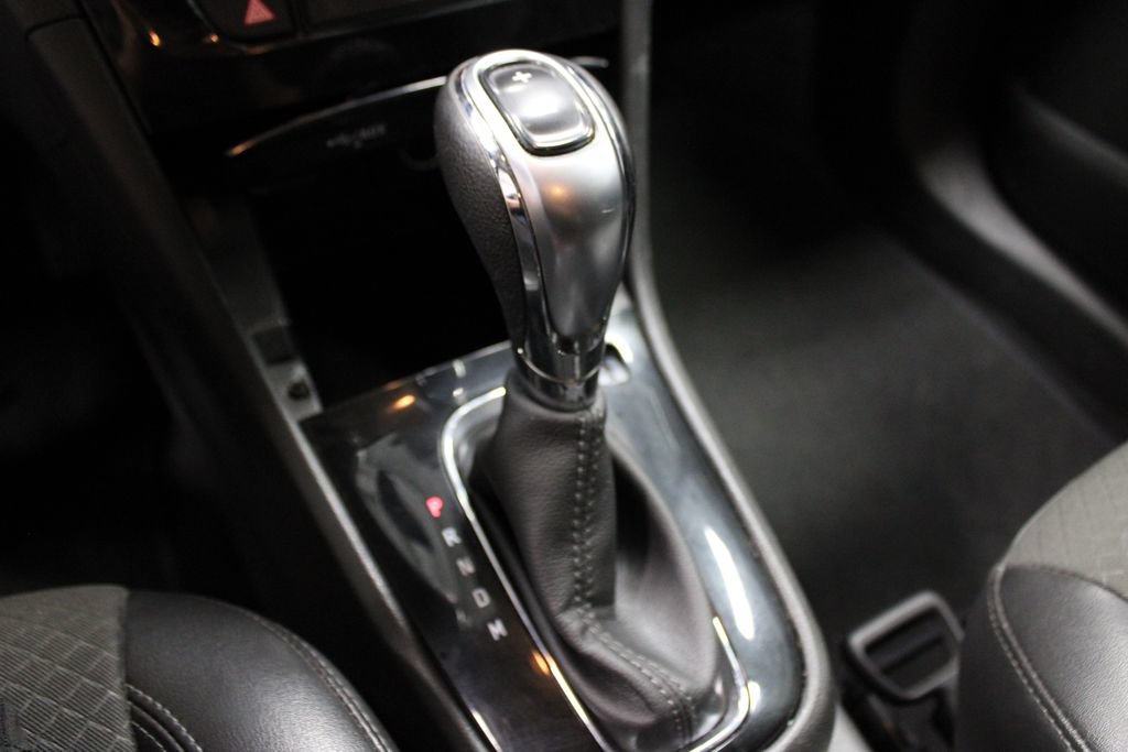 Used 2020 Buick Encore Preferred FWD image 30