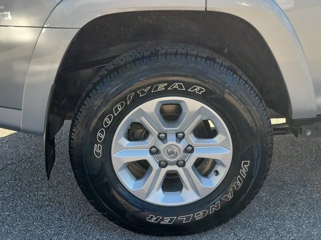 Used 2024 Toyota 4Runner SR5 RWD image 10