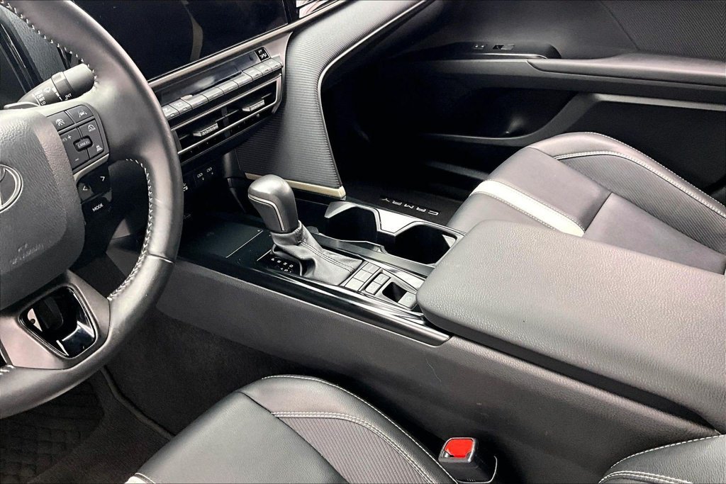 Used 2025 Toyota Camry SE w/ Multimedia Upgrade Package FWD image 15