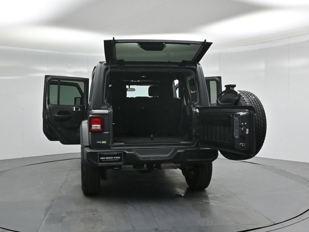 Used 2022 Jeep Wrangler Unlimited Sport image 32