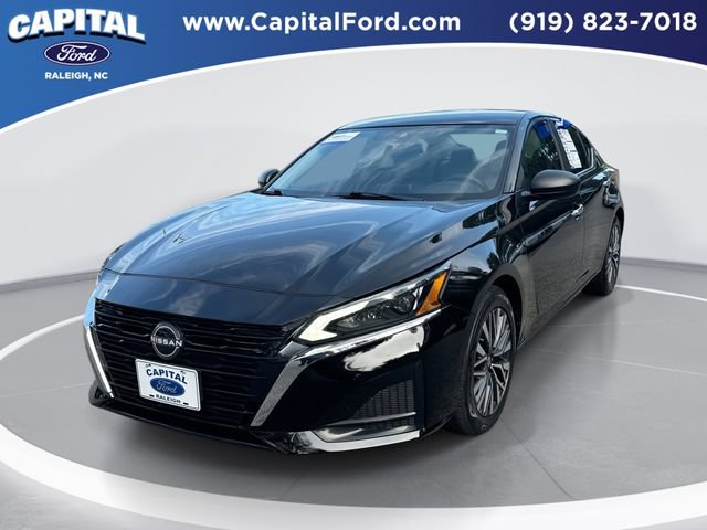 Used 2025 Nissan Altima 2.5 SV FWD image 1