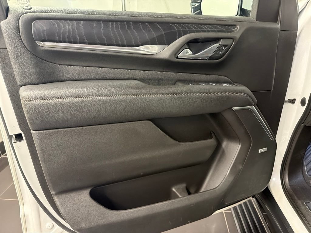 Used 2021 GMC Yukon Denali w/ Denali Premium Package AWD/4WD image 28