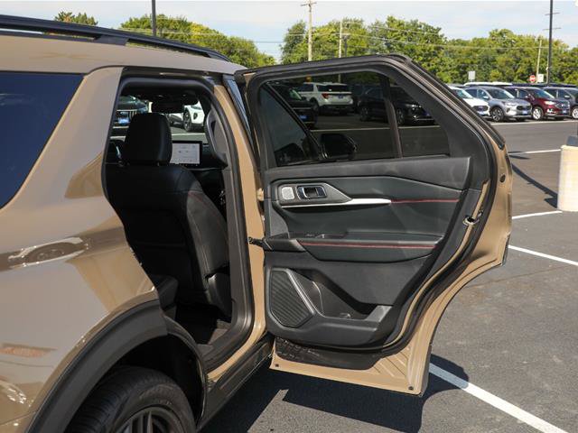 Certified 2026 Ford Explorer ST AWD/4WD image 35
